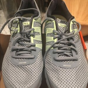 11.5 Nike Zoom Structure Shoes